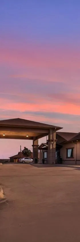 Red Roof Inn & Suites Sulphur Springs，位于热萨尔弗斯普林斯的酒店