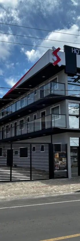 Hotel Aris，位于乌尼昂-达维多利亚的酒店