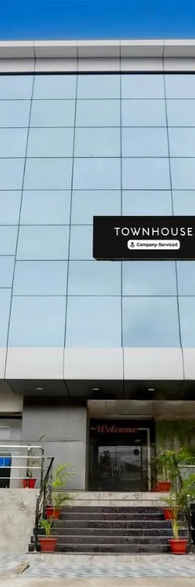 Super Townhouse Khammam formerly Bluemoon，位于Khammam的酒店
