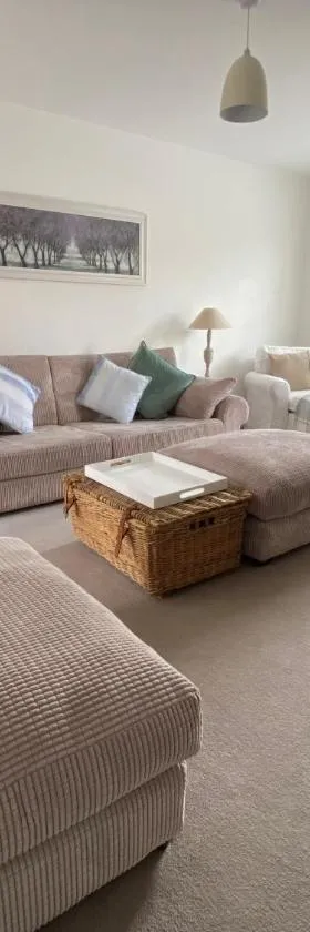 House Launton Village - close to Tythe Barn, Blenheim Palace & Bicester Shopping，位于Launton的酒店