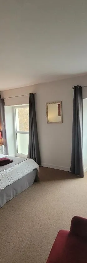 Le Patio，位于Évran的酒店