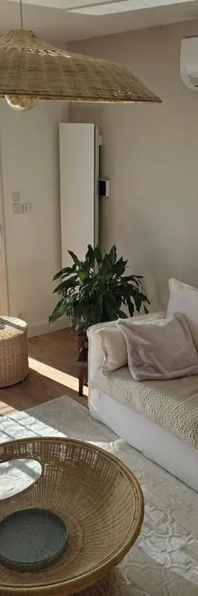 Maison au calme avec piscine，位于雅莱地区圣梅达尔的酒店