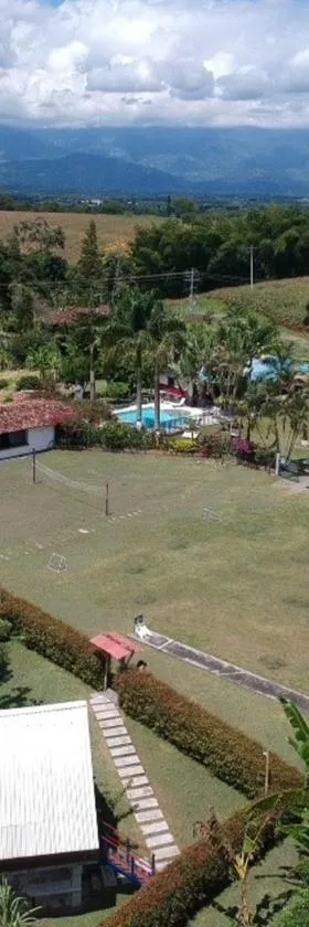 Finca Hotel Pueblito Quindiano，位于蒙特内哥罗的酒店