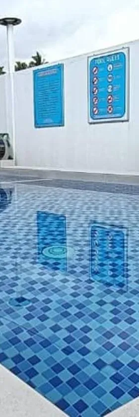 Homestay Villa H with POOL，位于瓜拉丁加奴的酒店