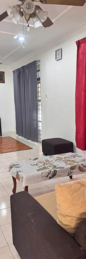 Amiera Homestay Kuala Terengganu，位于瓜拉丁加奴的酒店