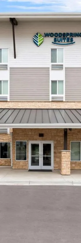 WoodSpring Suites Denver Commerce City，位于商贸城的酒店