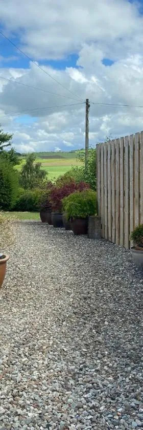 Thornhill cottage with views of the Trossachs，位于桑希尔的酒店