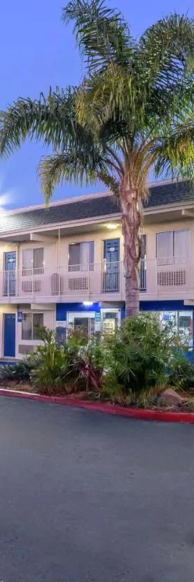 Motel 6 Hayward, CA- Silicon Valley Gateway，位于海沃德的酒店
