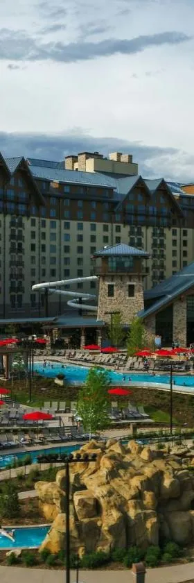 Gaylord Rockies Resort & Convention Center，位于奥罗拉的酒店