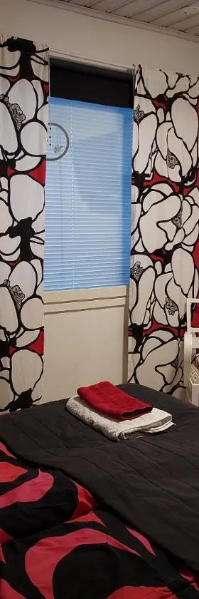 Apartment Garage, Tallitalo，位于Nakkila的酒店