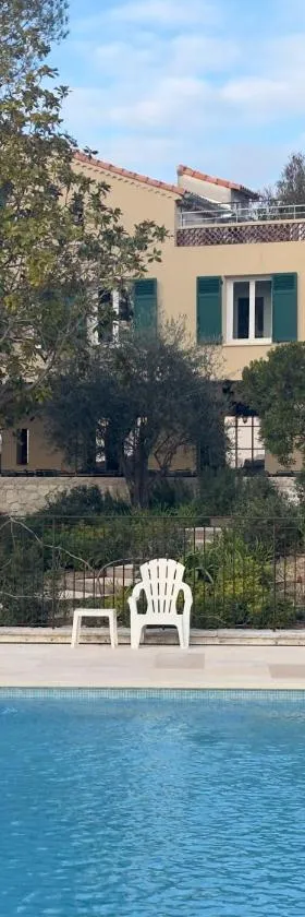 Auberge du Rédier - Logis Hôtels，位于Colomars的酒店