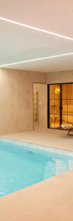 Bonica Spa, Exceptionnel, piscine intérieure, spa, sauna et Parking privé，位于Sallaumines的酒店