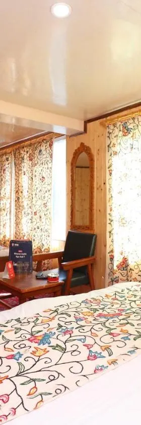 Hotel Bright Palace，位于帕哈尔加姆的酒店