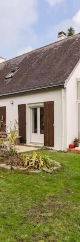 Maison familiale avec grand jardin - proche mer，位于Crach的酒店