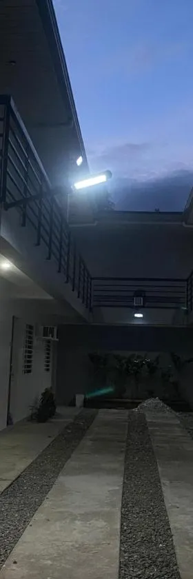 Restfull Transient Inn，位于San Narciso的酒店