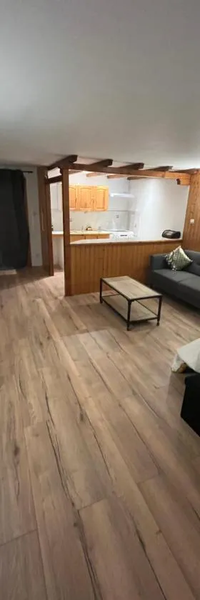 Charmant studio，位于萨里斯的酒店