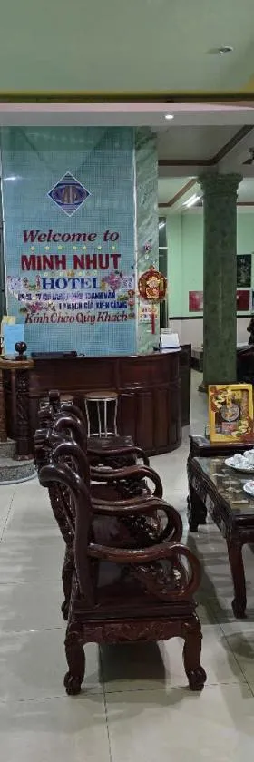 Khách Sạn Minh Nhựt，位于迪石的酒店