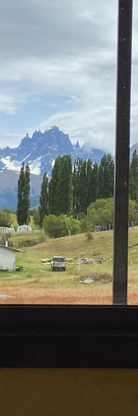 Cabaña con Vista Bosque y Río，位于塞罗别墅卡斯蒂略的酒店
