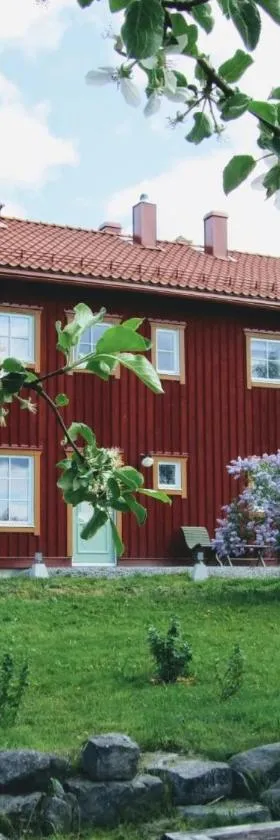 Allsta Gård Kretsloppshuset B&B，位于Bjärtrå的酒店