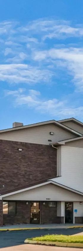 American Inn & Suites Metro Airport，位于罗缪勒斯的酒店