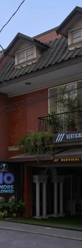 Victoria Court North Edsa，位于马尼拉的酒店