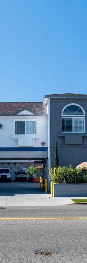 Ramada by Wyndham Redondo Beach，位于雷东多海滩的酒店