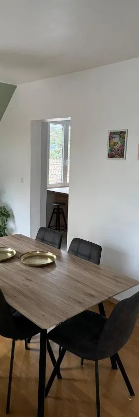 Beau duplex proche centre，位于凯泽贝尔的酒店