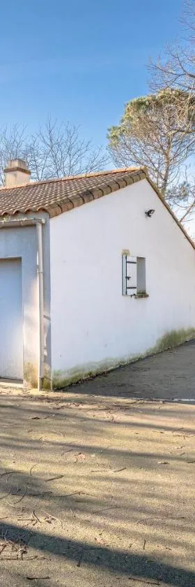 Petite maison à la campagne，位于Saint-Georges-de-Pointindoux的酒店