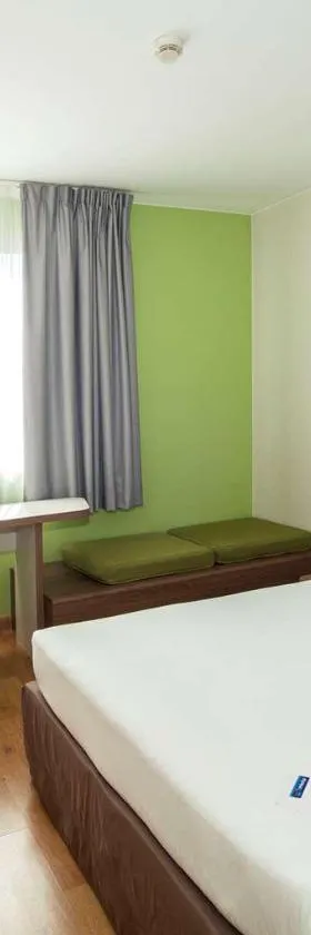 Travelodge BCN Cornella Fira，位于科尔内拉德罗布雷加特的酒店