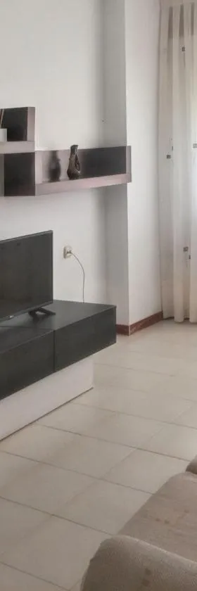 Comfortable Apartment in Laxe with Balcony，位于拉赫的酒店
