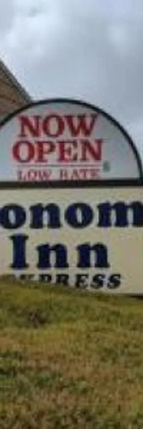 Economy Inn Express，位于岩石丘的酒店