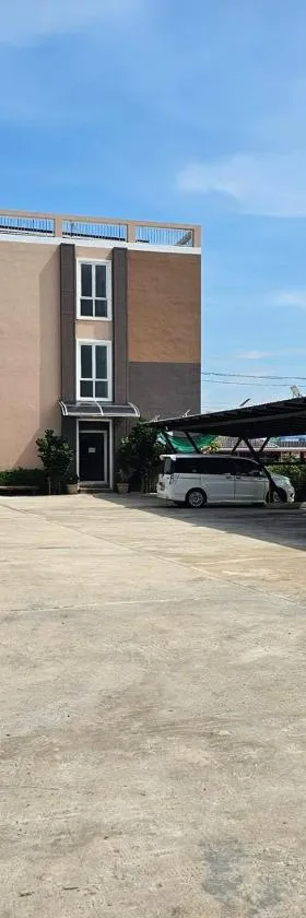 Sky and Star Loft，位于Ban Bang Phaniang的酒店