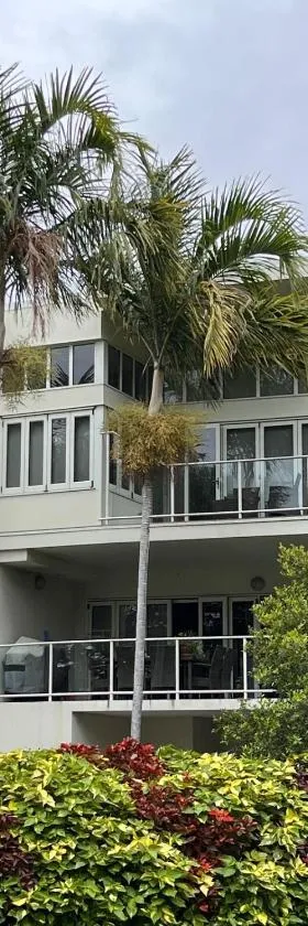 Island Romance or Family & Pool，位于耐莉湾的酒店