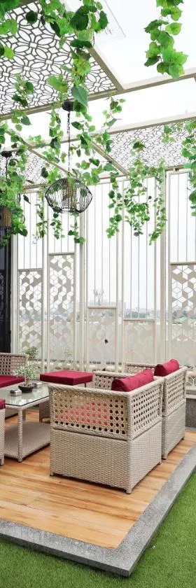 The Elegance Hotel，位于Kakarmatha的酒店