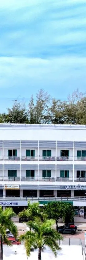 珍南海滩广场酒店，位于珍南海滩的酒店