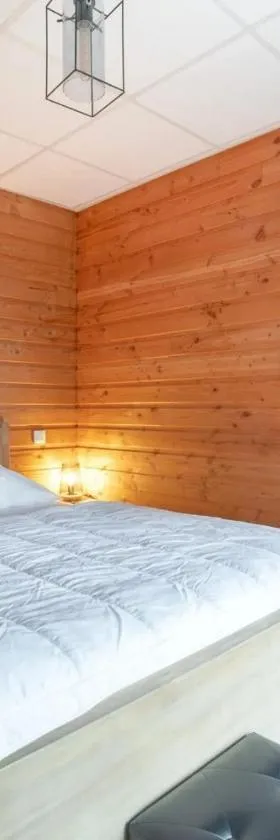 Chalet charmant à Saint-Sylvestre avec jardin 32 m²，位于Saint-Sylvestre的酒店