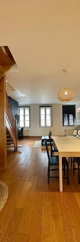 Le Soleil-Levant centre-ville，位于索恩河畔沙隆的酒店