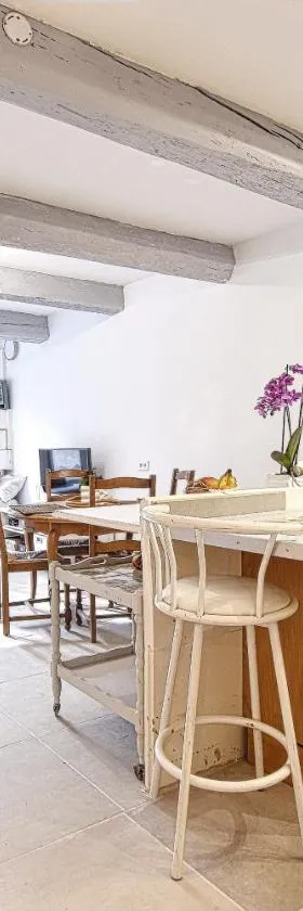 Appartement au coeur de Vendémian，位于Vendémian的酒店