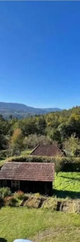 De l'herbe jusqu'aux genoux - appartement 60 m2，位于La Vancelle的酒店