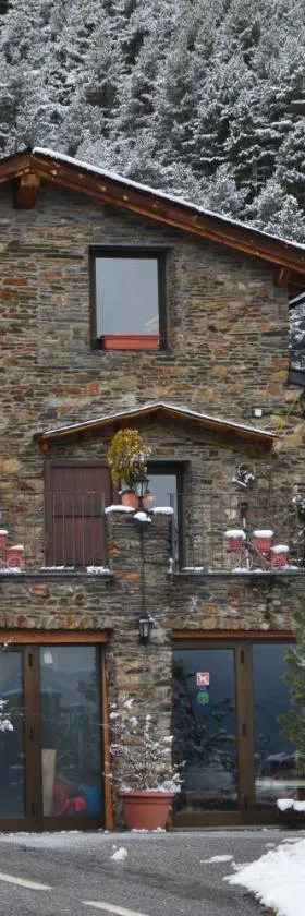 Hotel Parador de Canolich - Only Adults，位于比克萨塞瑞的酒店