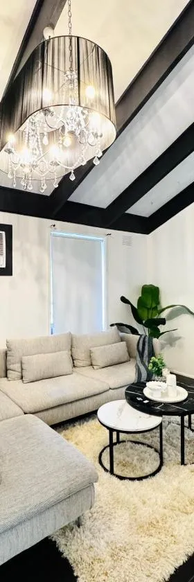 Modern Escape with Open Yard，位于梅尔顿的酒店