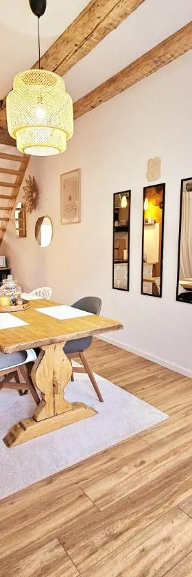 L'Atypique des Remparts，位于昂西桑的酒店