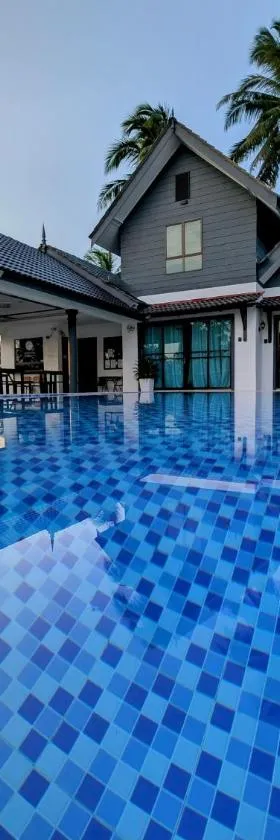 Flouzan Villa，位于士兆的酒店