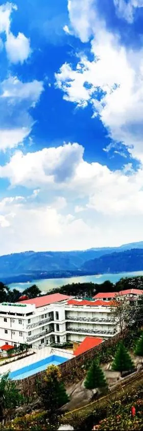 La Nicholas Lake View by Summit Hotels，位于Mawlyngkhung的酒店