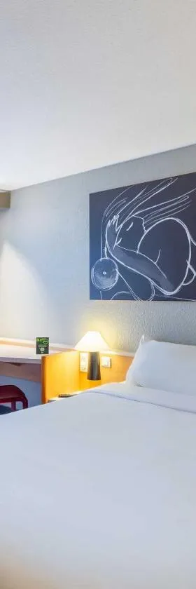 B&B HOTEL Orléans Centre Foch，位于奥尔良的酒店