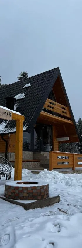 Vikendica Šumski mir Romanija，位于Sokolac的酒店
