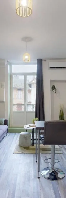 Jolie appartement moderne et cosy，位于Vinay的酒店