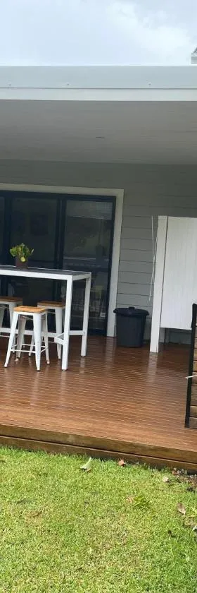 Golf Course & Beach Stay Self-Contained Guest House，位于尼尔森湾的酒店