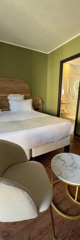 Cit'hôtel Le Chris'tel hôtel et restaurant，位于勒布伊的酒店