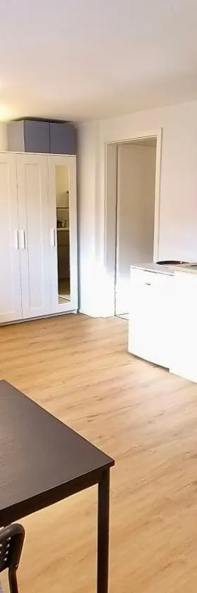 Magnifique studio dans une villa，位于Villarsel-le-Gibloux的酒店